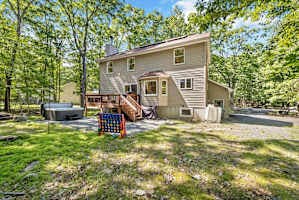 Whitetail Crossing | Pocono Vacation Rental | undefined}